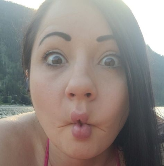 Meet your Posher, Chrystal - Picture 1 of 1